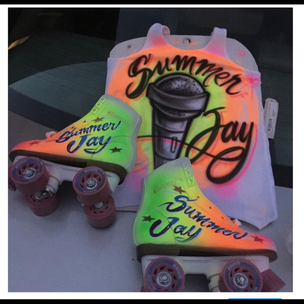 Airbrush shirt/ shoes